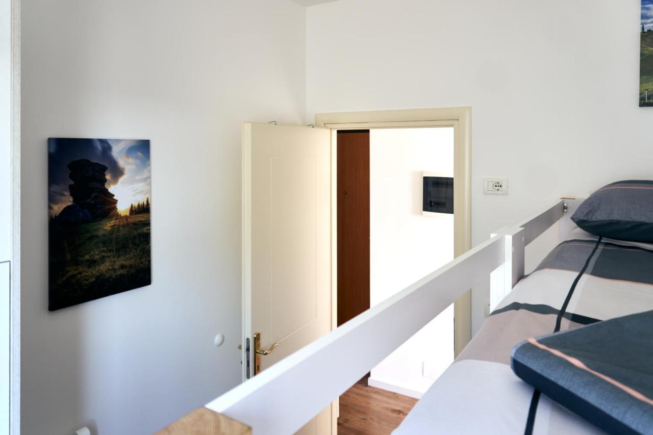Central Beach Apartment Sarandë Esterno foto