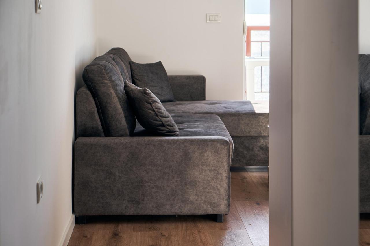 Central Beach Apartment Sarandë Esterno foto