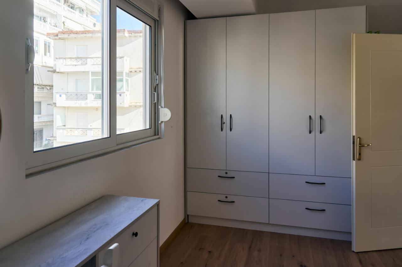 Central Beach Apartment Sarandë Esterno foto