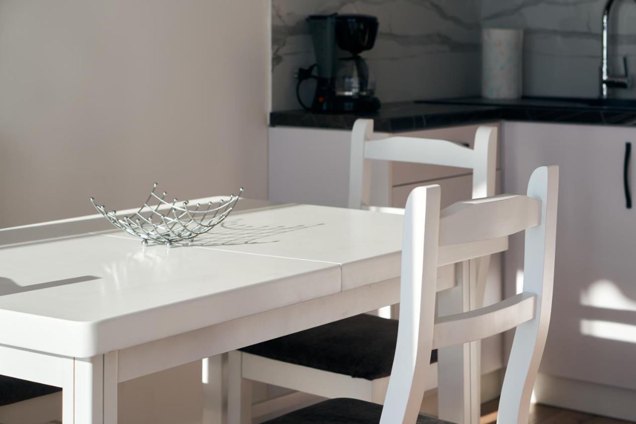 Central Beach Apartment Sarandë Esterno foto