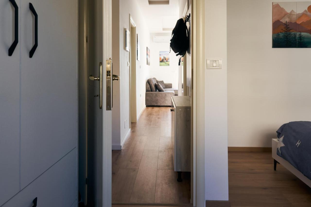 Central Beach Apartment Sarandë Esterno foto