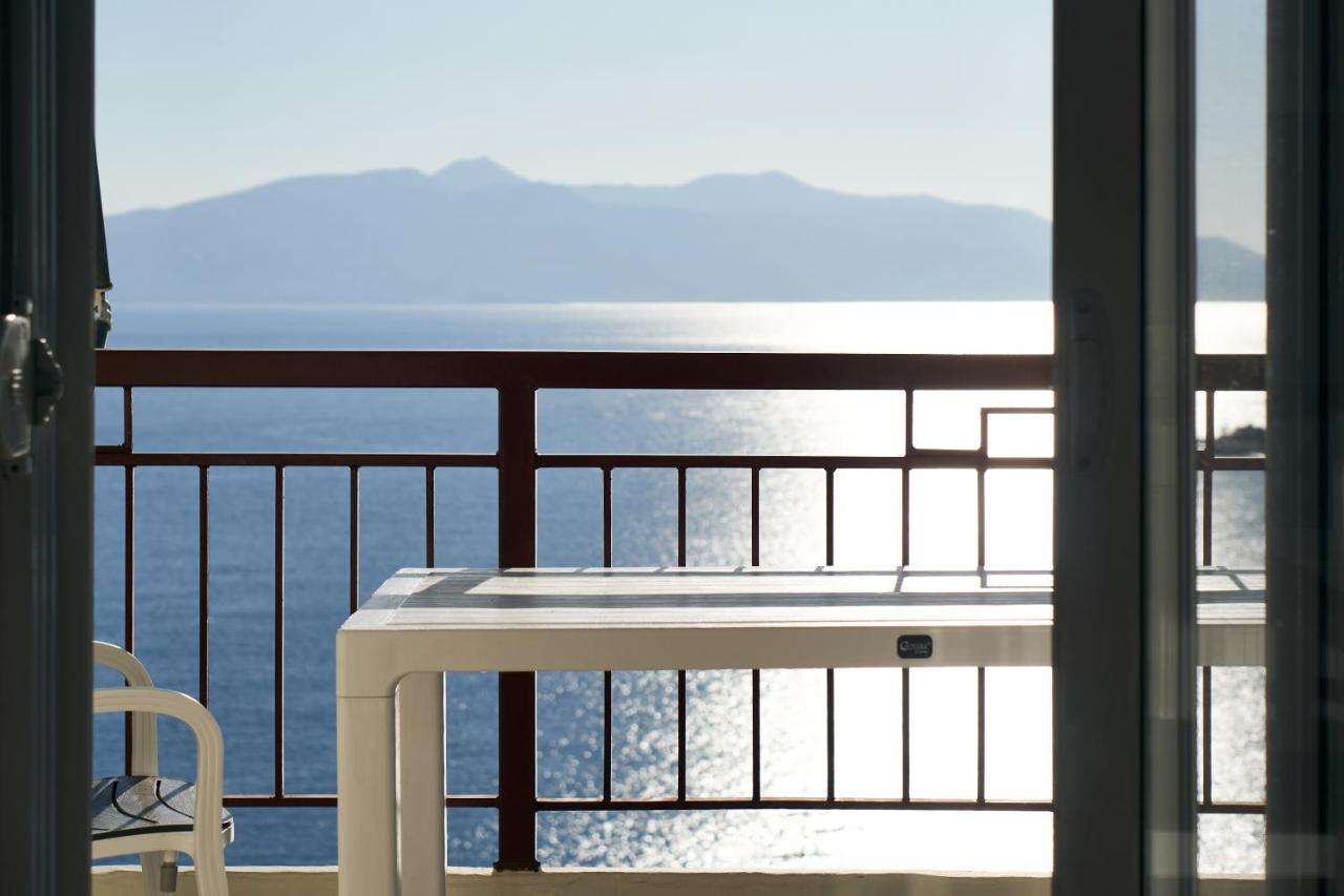Central Beach Apartment Sarandë Esterno foto